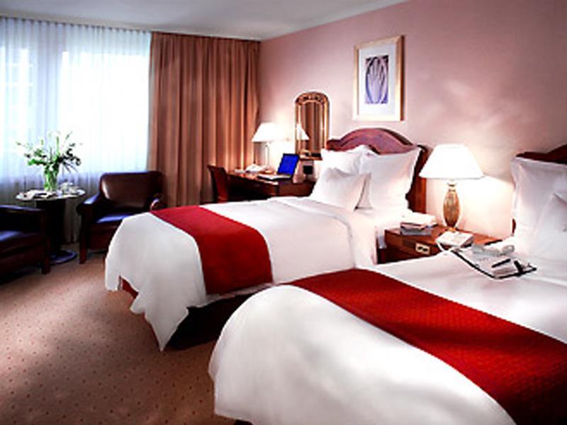 Renaissance Zurich Hotel Opfikon-Glattbrugg 外观 照片